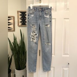 Size 000 American Eagle Ripped Mom Jeans